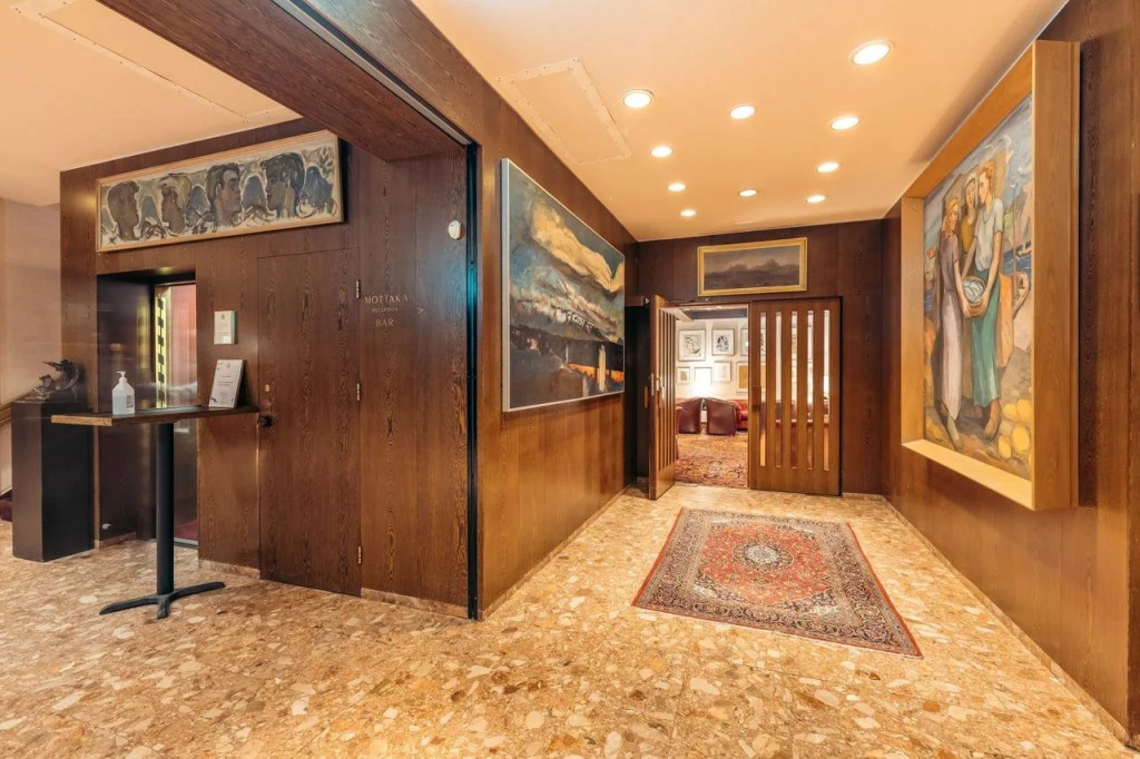 Отель Holt - The Art Hotel