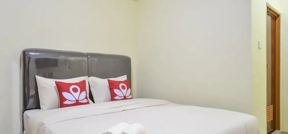 ZEN Rooms Near ITC Roxy Mas
