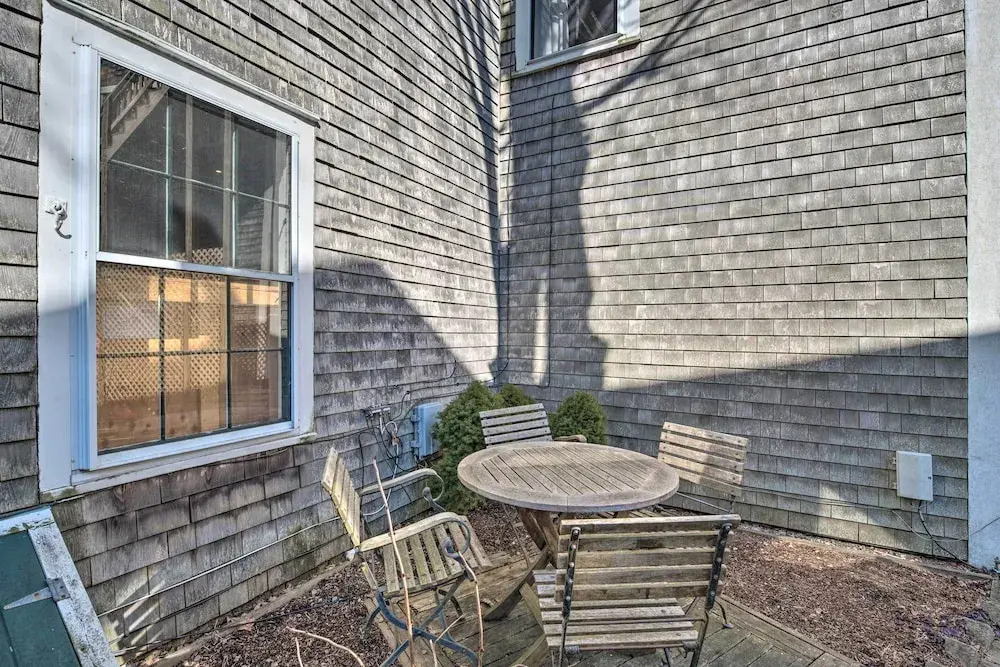 Couples Retreat in Nantucket Walk to Attractions!