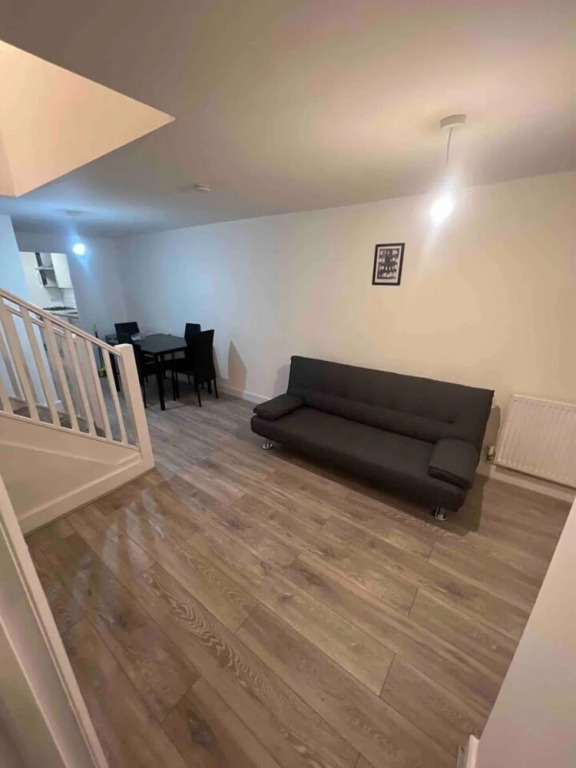Spacious Luxury 2 Bedroom Apartment, Station 1min