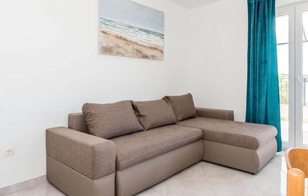 Stunning Apartment in Srima With Wifi and 2 Bedrooms