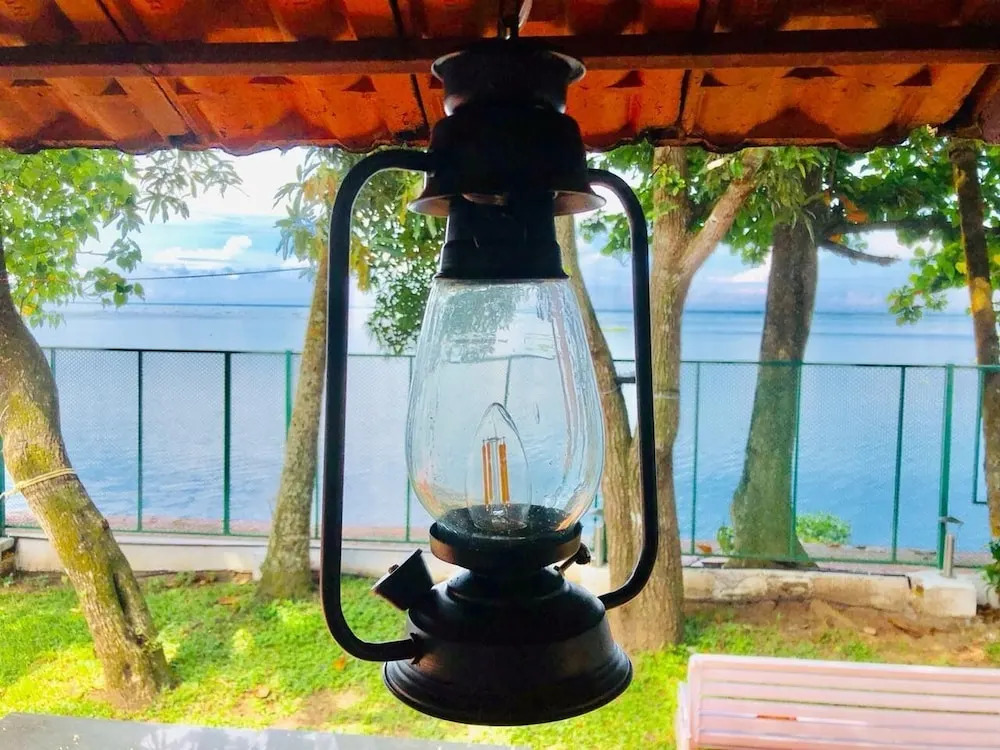 Saro Lake County Hotel