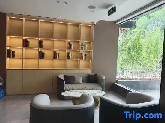 Xingfu Cube Hotel (Guilin University of Electronic Science and Technology )