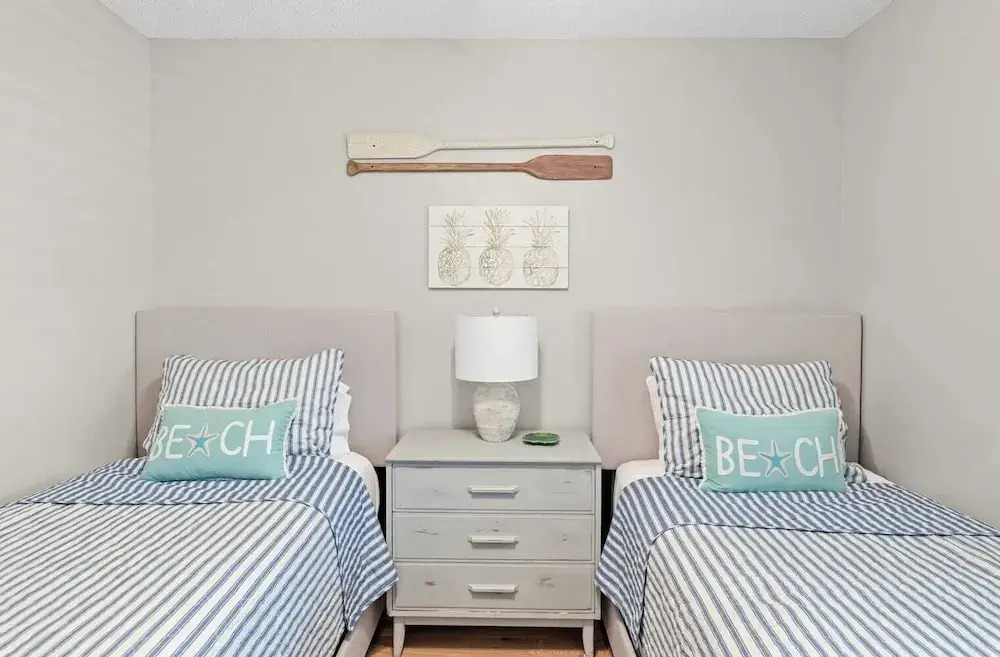 Steps to Beach & Pool Screened Porch Pelican Bay 45 at Wild Dunes Resort