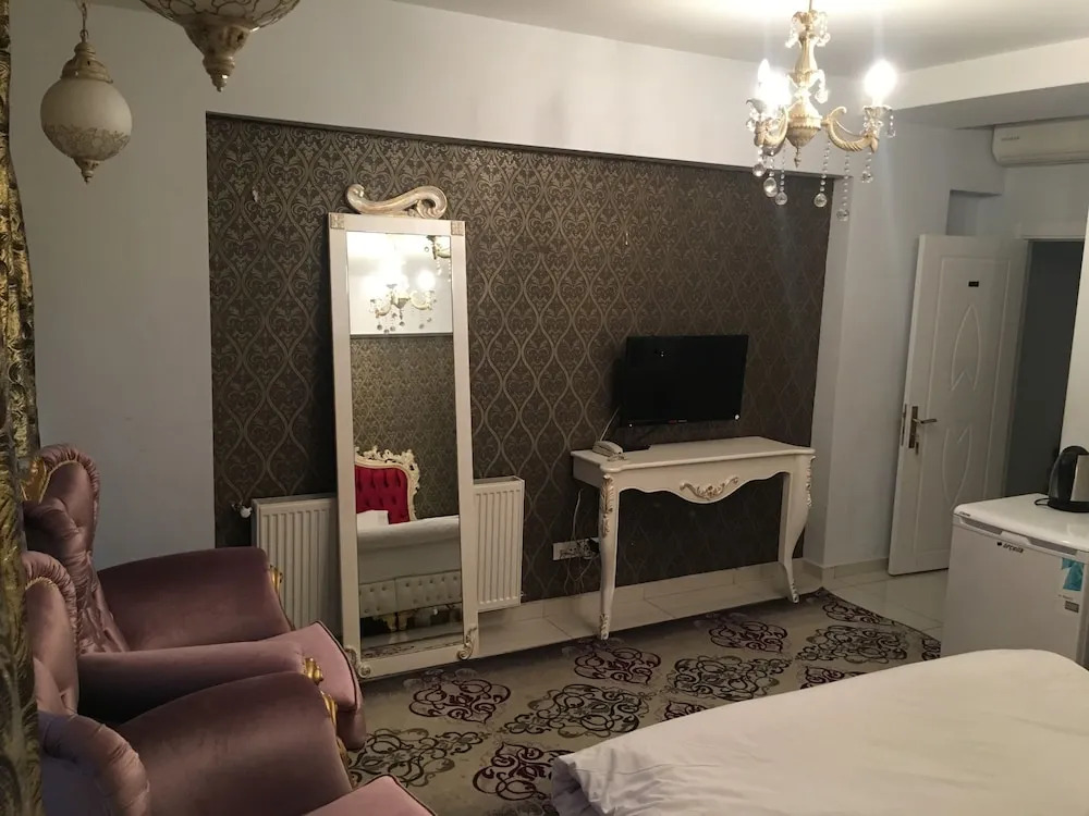 Montino Hotel