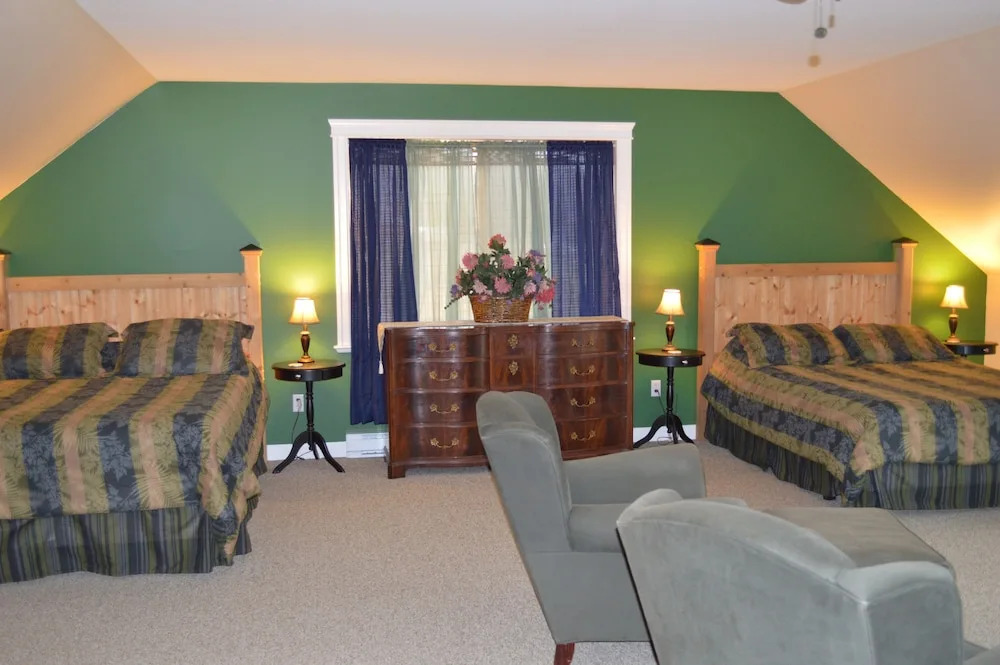 Two Eagles Lodge