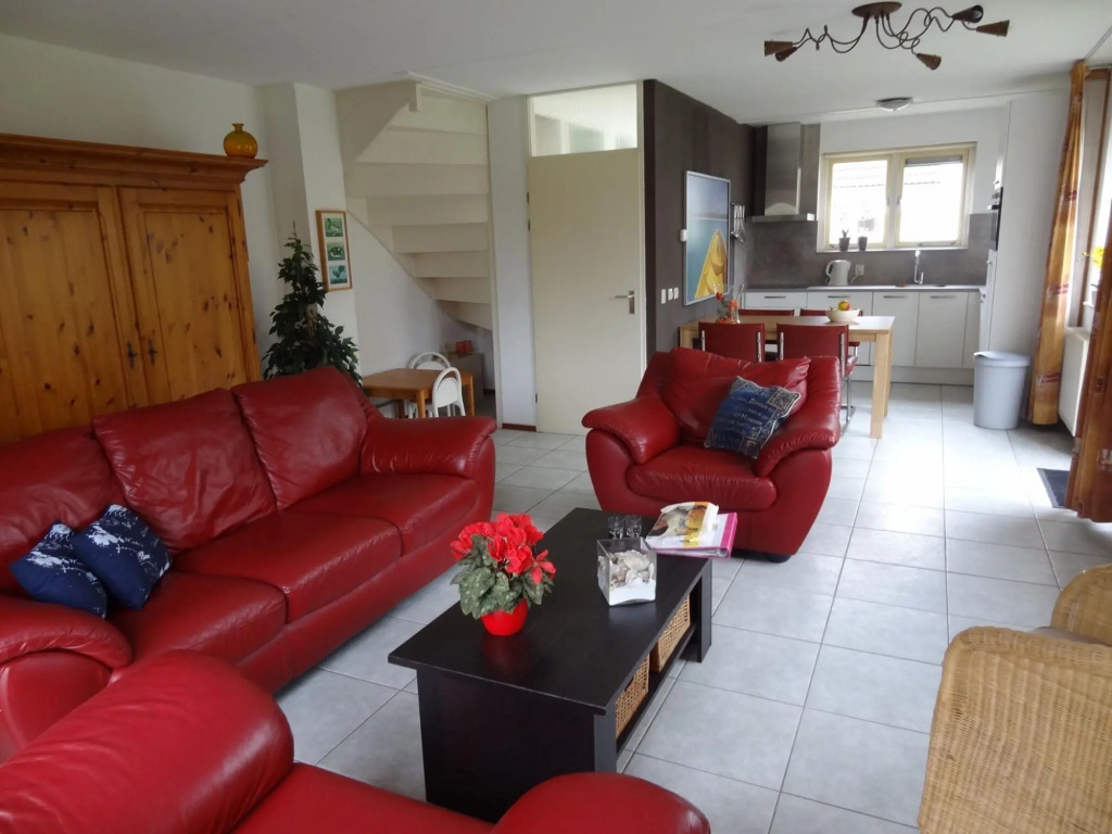 Nice Holiday Home With Garden Near Beach