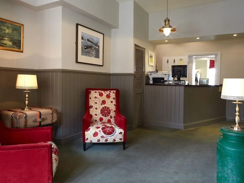 The George Hotel