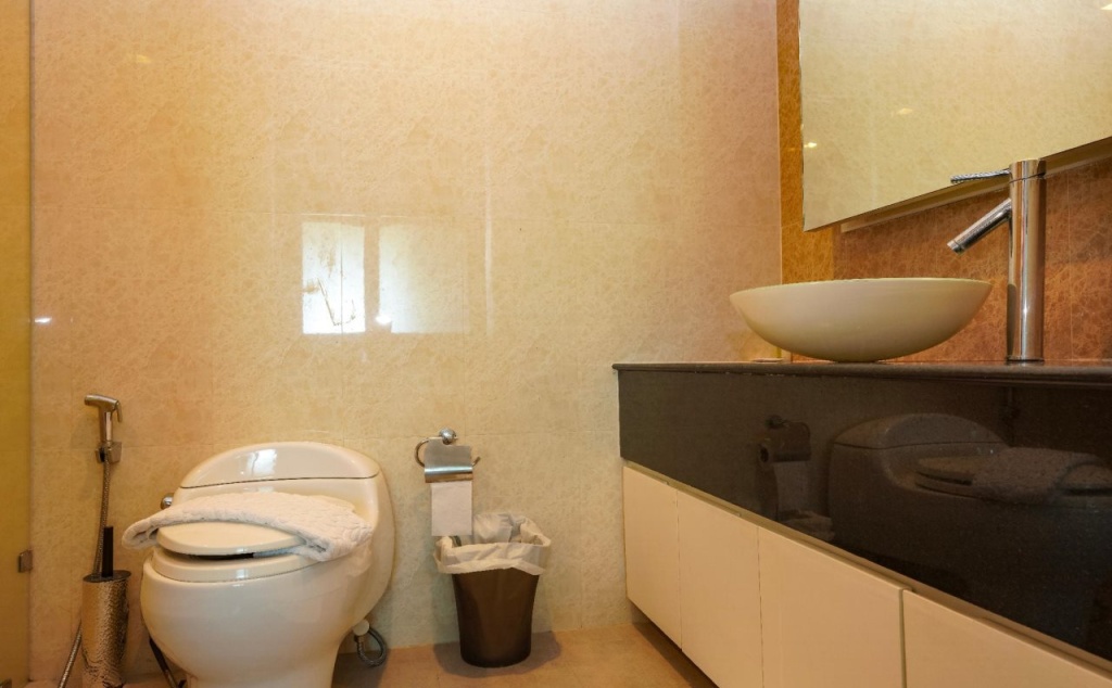 CAPITAL O890 The Royal Bay View Villas
