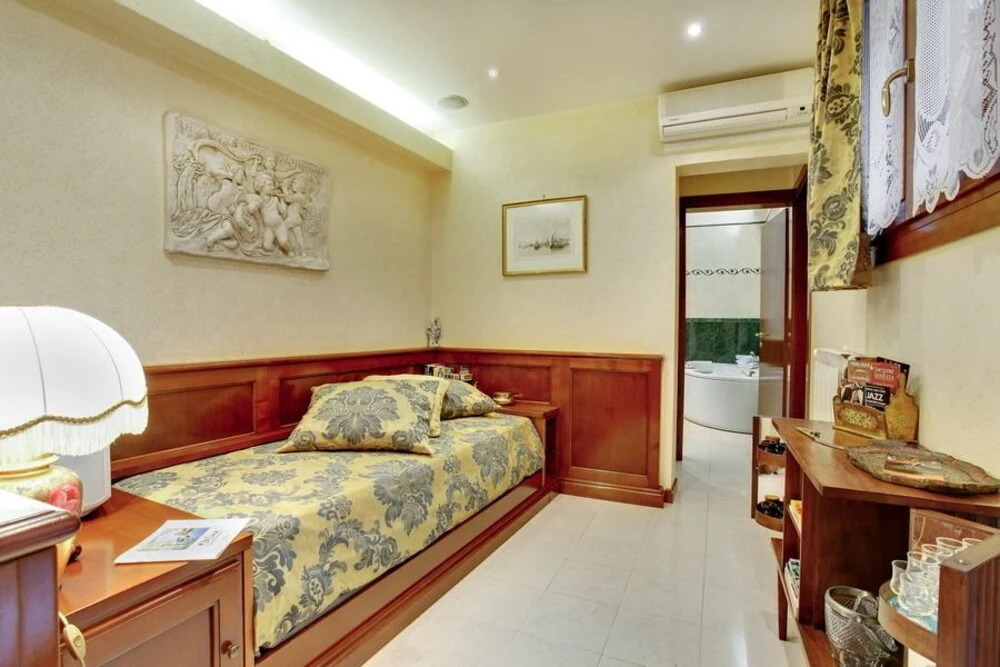 Regina Elena Apartment