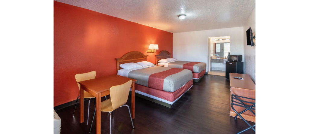 Motel 6-Corona, CA