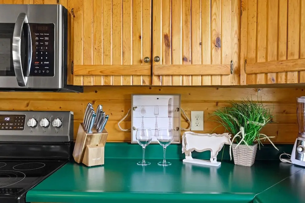 Great View Location Studio Log Cabin Hot Tub