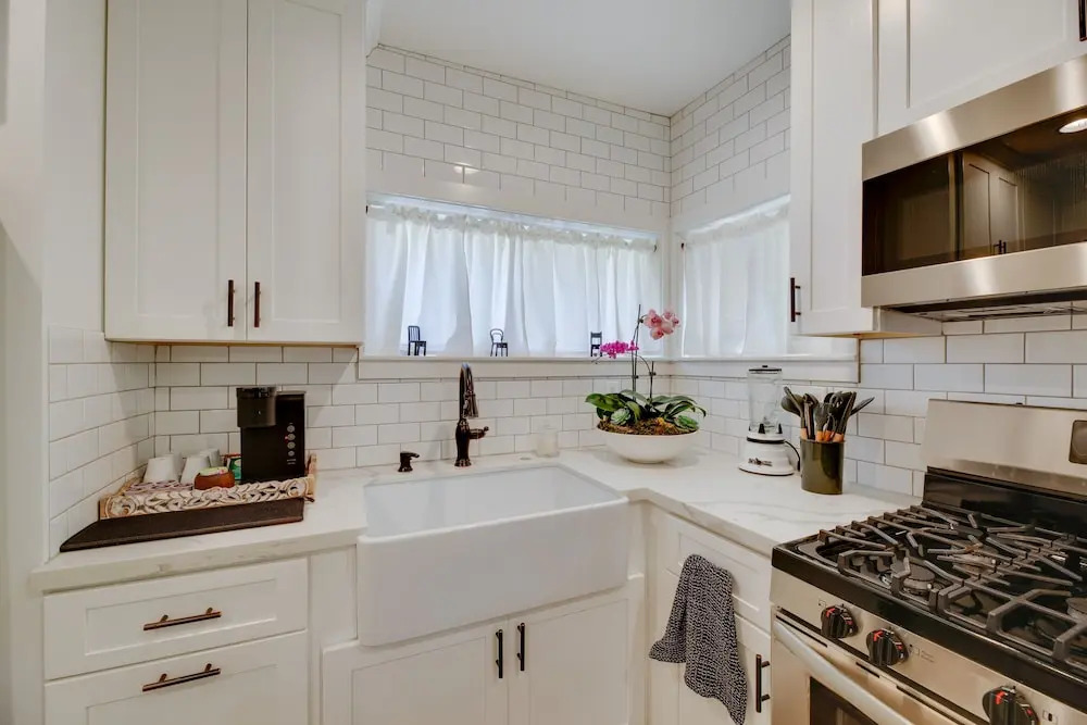Upscale Whittier Hills Gem: 17 Mi to Disneyland!