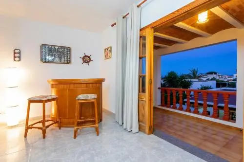 Villa in Playa D´en Bossa sleeps 9