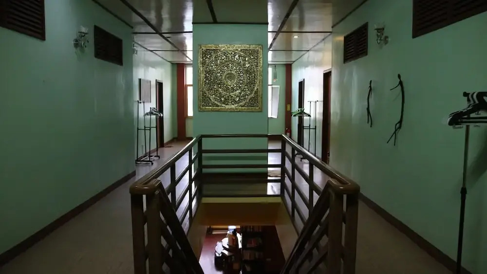 Lolo Oyong Pension House