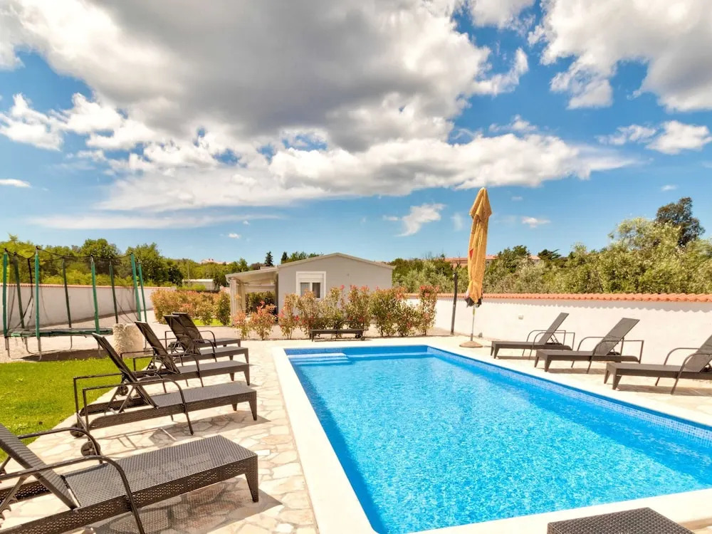 Holiday Home in Banjole near the Beach