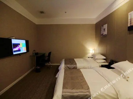 Nice Hotel (Chongqing Nanping Light Rail Station)