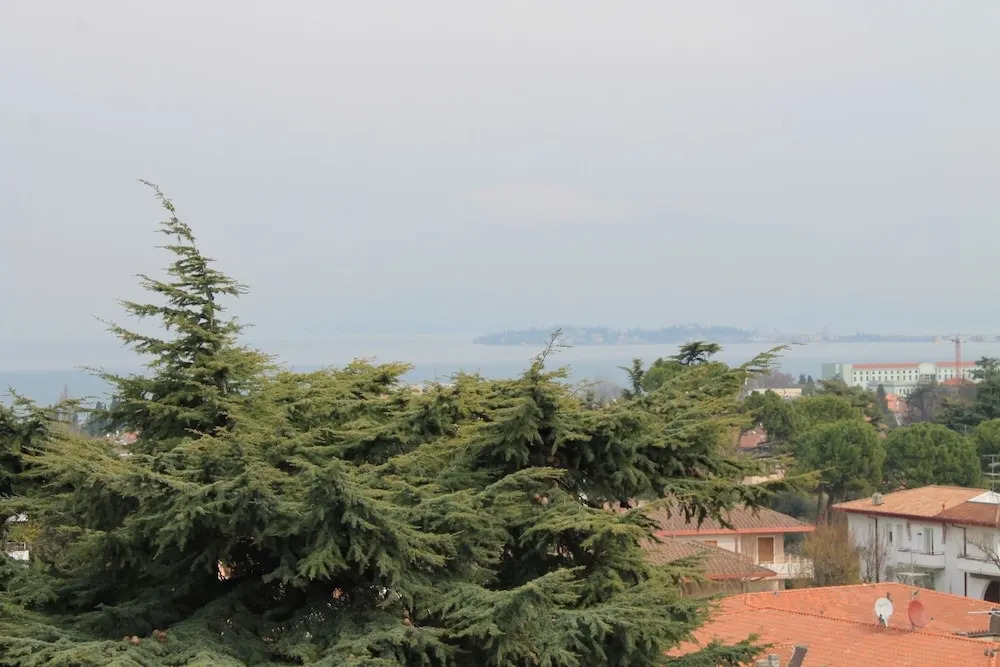 Paradise Lake View in a 5 pools exclusive residence DesenzanoLoft Official Partner Homes & Villas by Marriott Bonvoy