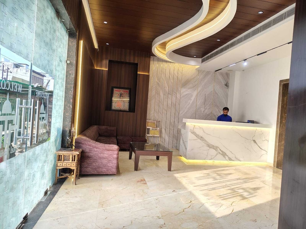 FabHotel Taj Nagari