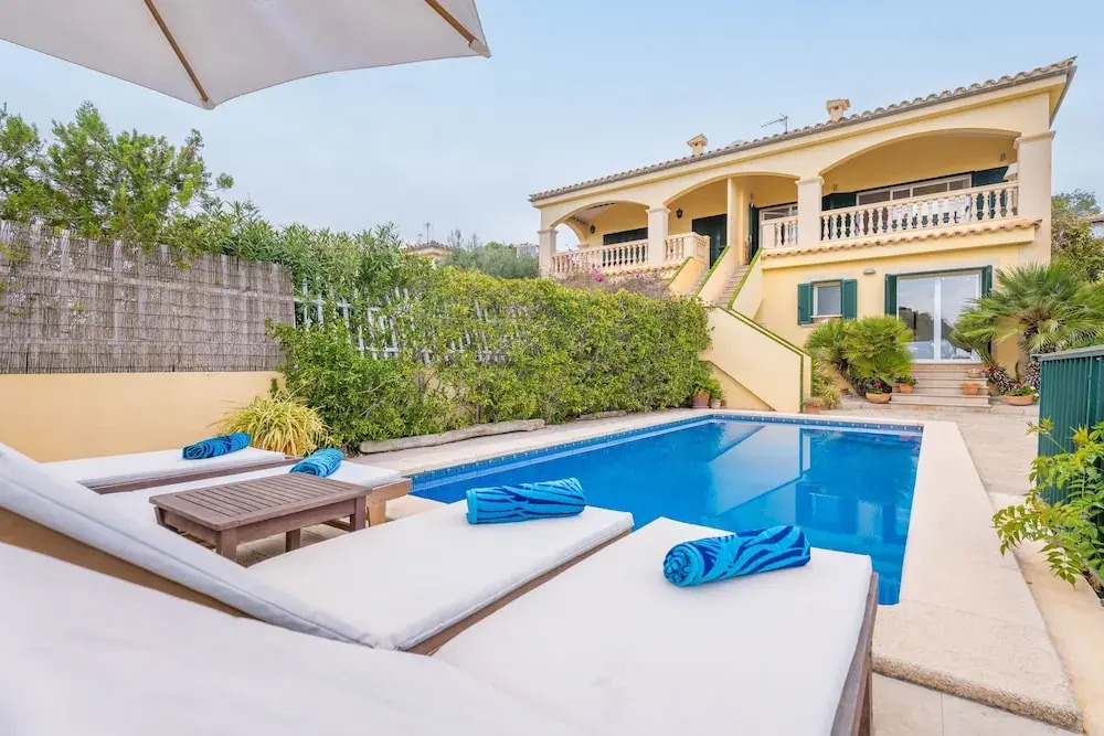 Xilvar in Mallorca With 3 Bedrooms and 2 Bathrooms