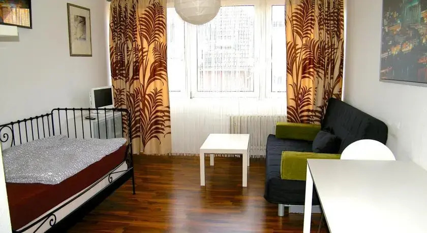 Apartment 35