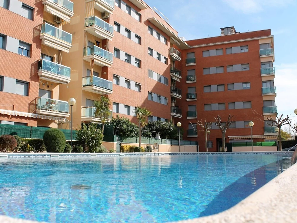 Suitur beach apartment with pool