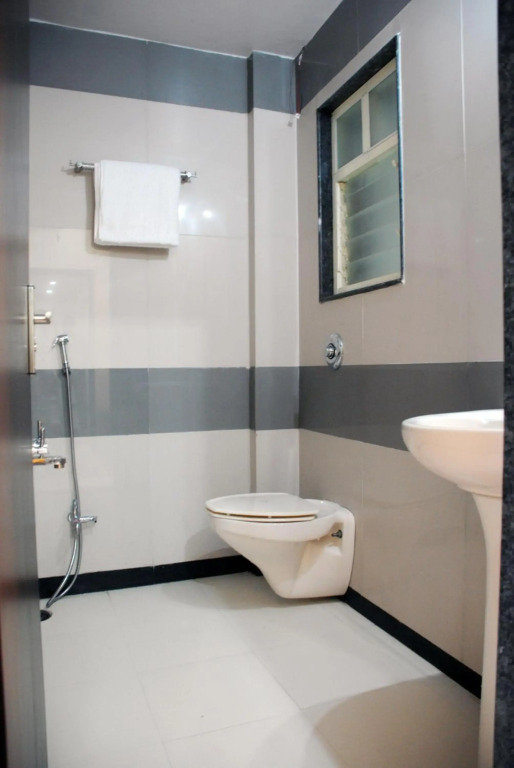 OYO Rooms Railway Station Bazar