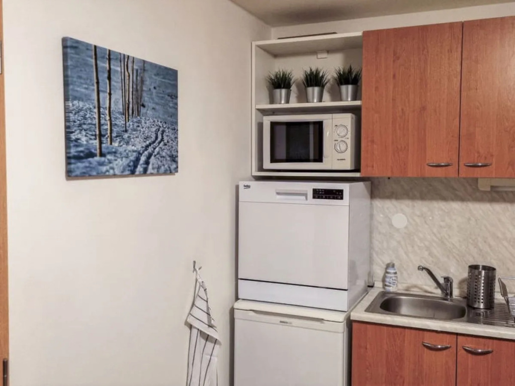 Holiday Hill 42404