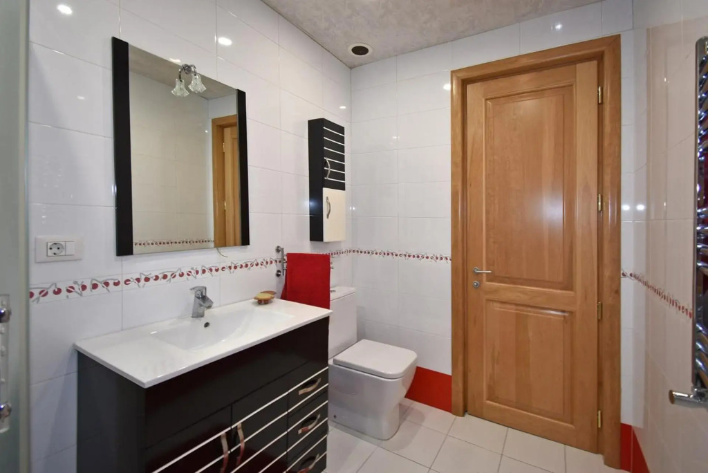 Aram street, 2 bedrooms Beautiful and Spacious apartment DI486