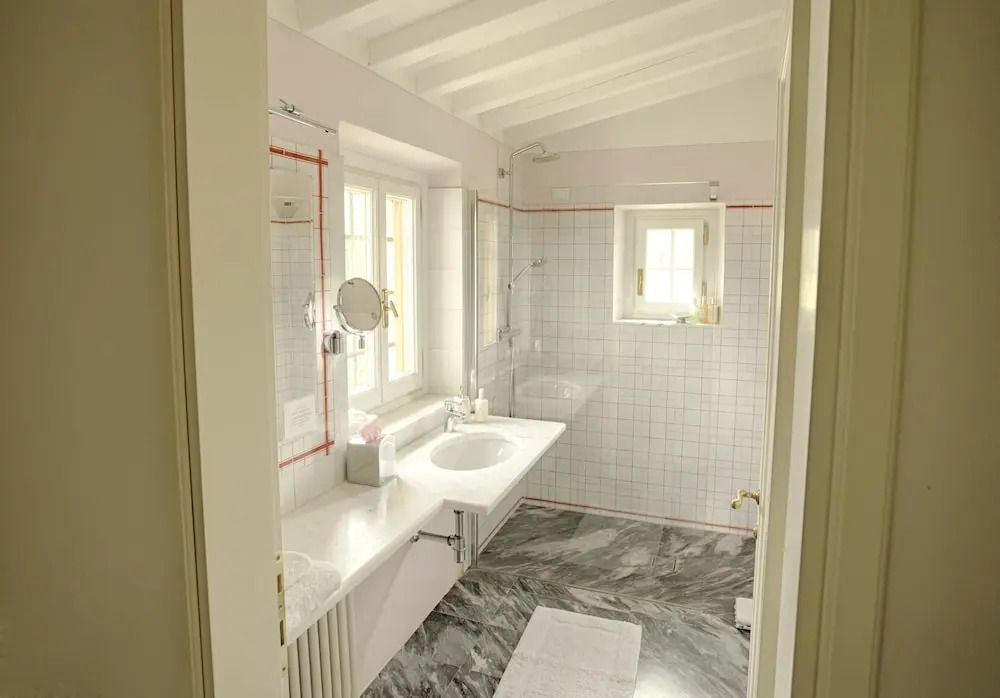 Villa Oliveto - Five Bedroom Home