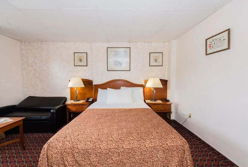 Niagara Parkway Court Motel