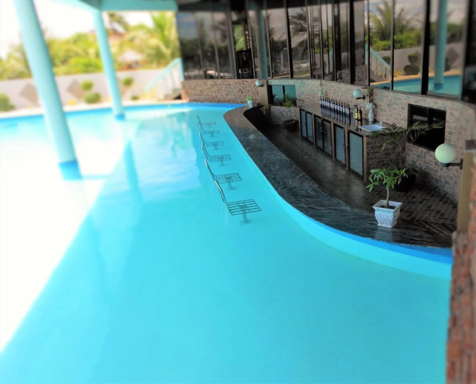 Gold View Beachfront Resort