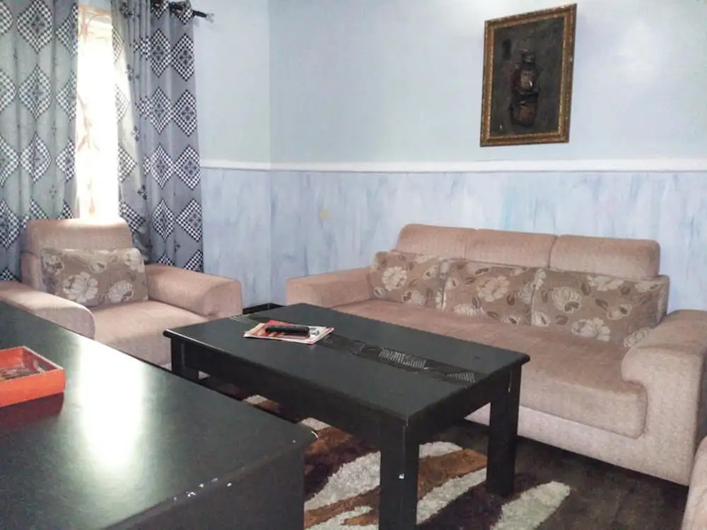 First Laurel Hotel & Suites
