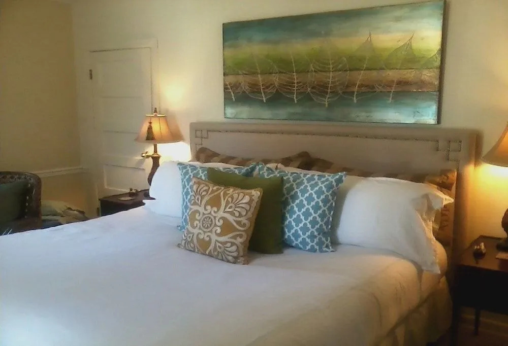 Meadowood Inn