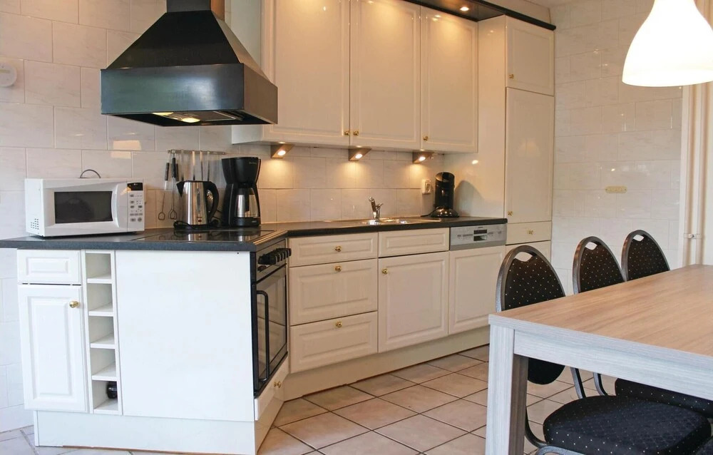 Beautiful Home In Nieuwvliet-Bad