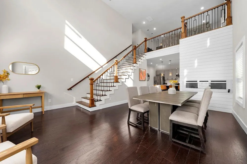 Twin Homes - 8 Bedroom Retreat In Central ATL