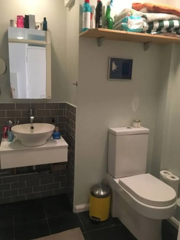 2 Bedroom Flat In Farringdon