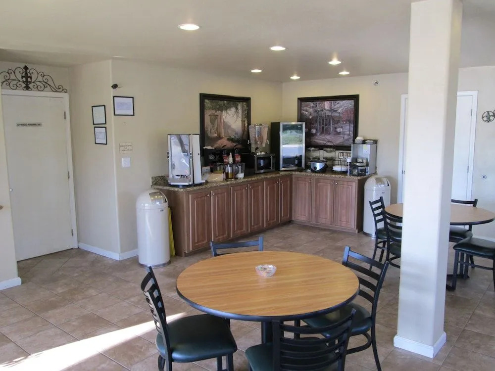 Woodland Inn
