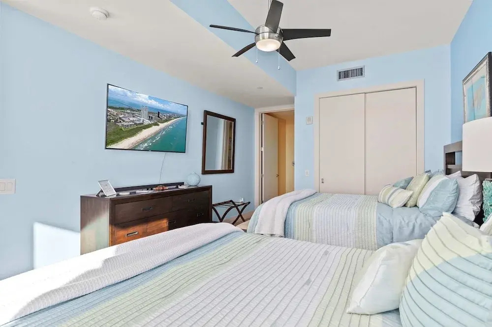 Sapphire Beach - Breathtaking 26th Floor Views 3 Bedroom Apts