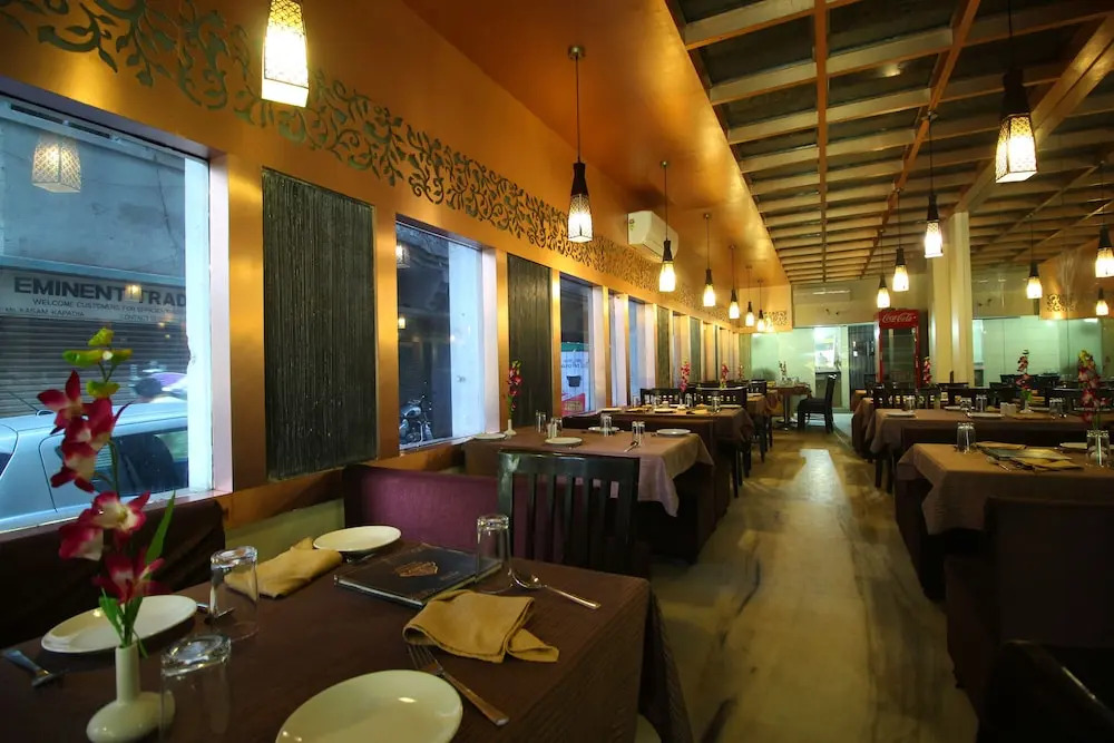 OYO Flagship 312 Near Ashram Road
