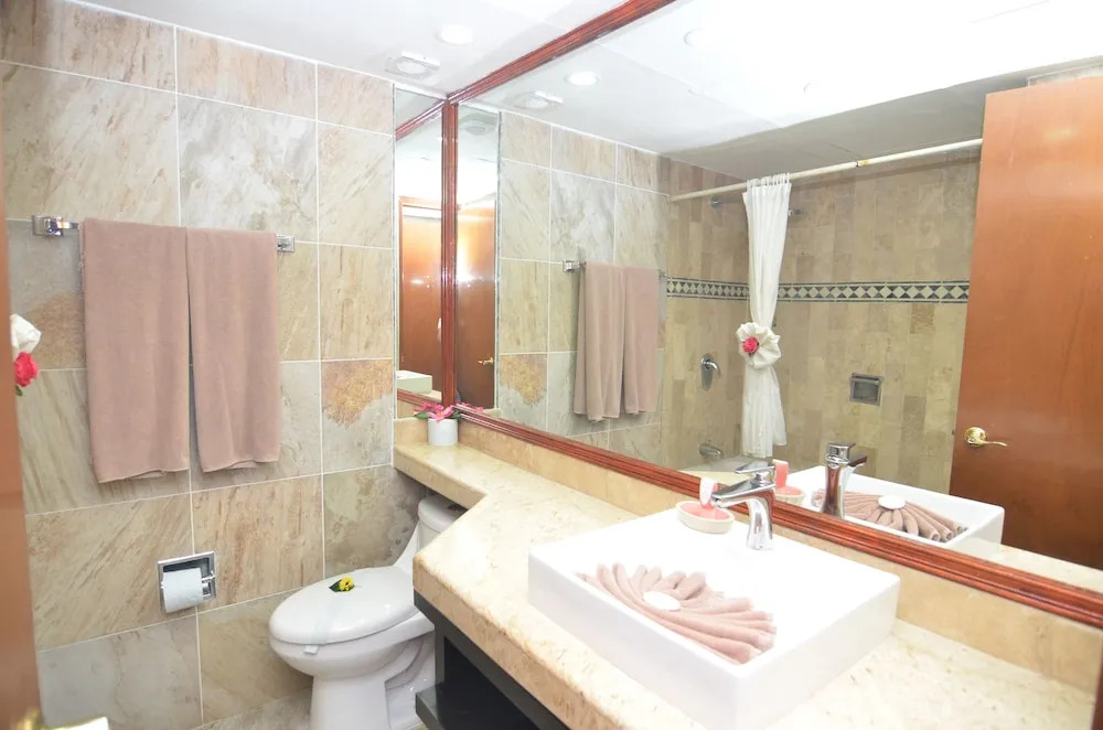 2BR Condo ground level Rinconada Del Sol