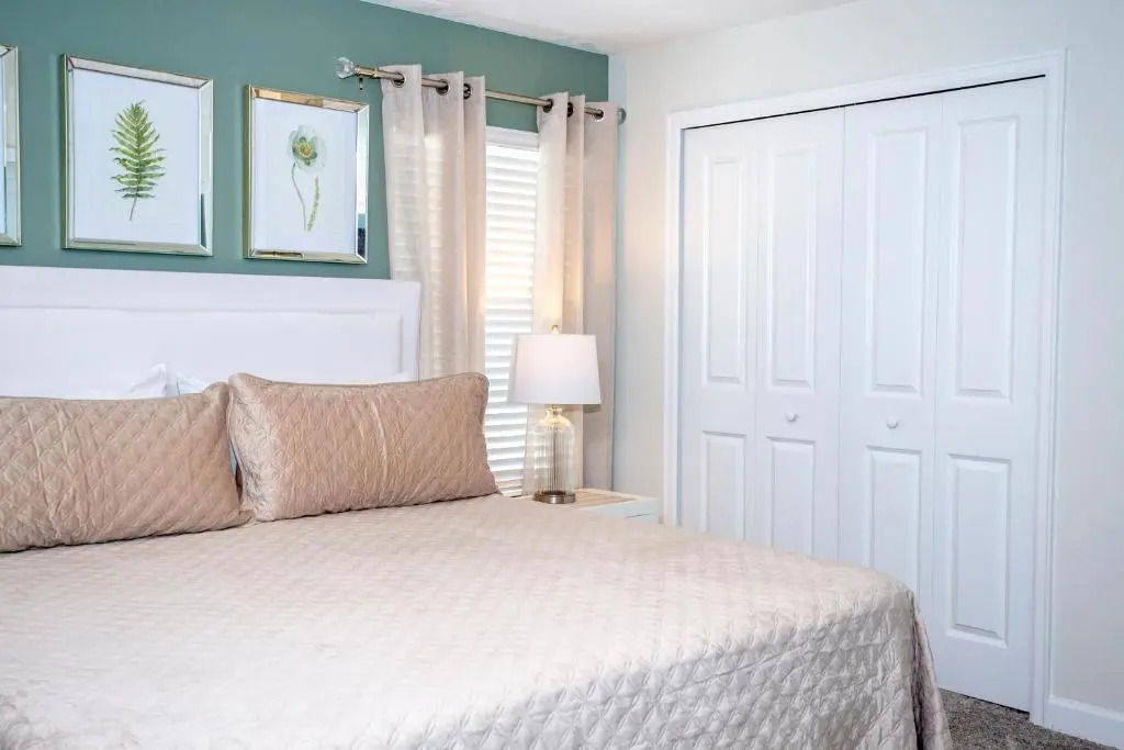 Marvelous 4 Bedroom w/ Screened Pool Close to Disney 4977