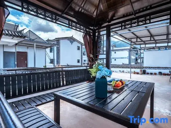 Yunbo Light Luxury Homestay (Dali Ancient City South Gate Branch)
