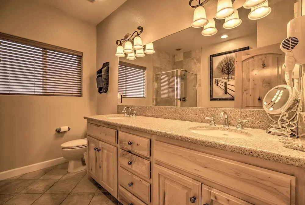 Mammoth Lakes Townhome - 10-Min Walk to Village