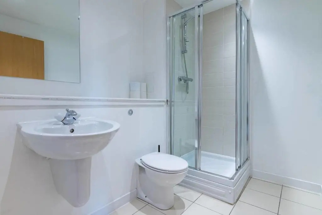 Modern 2 bed apartment, next to Hydro and SECC!