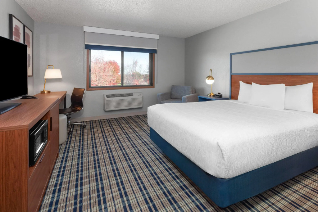 AmericInn by Wyndham Plymouth