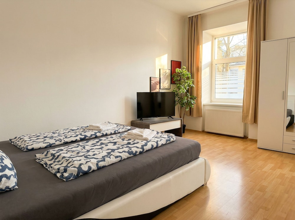 Central & Simple 1BR Apartment with WIFI