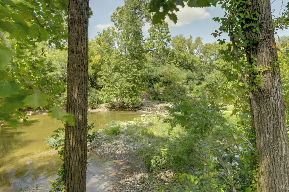 Unique Studio on Obanyon Creek in Dtwn Loveland!