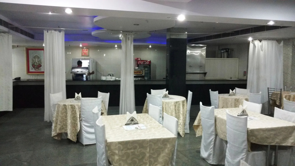 HOTEL VISHAL RESIDENCY NEAR DELHI AIRPORT with FREE AIRPORT DROP