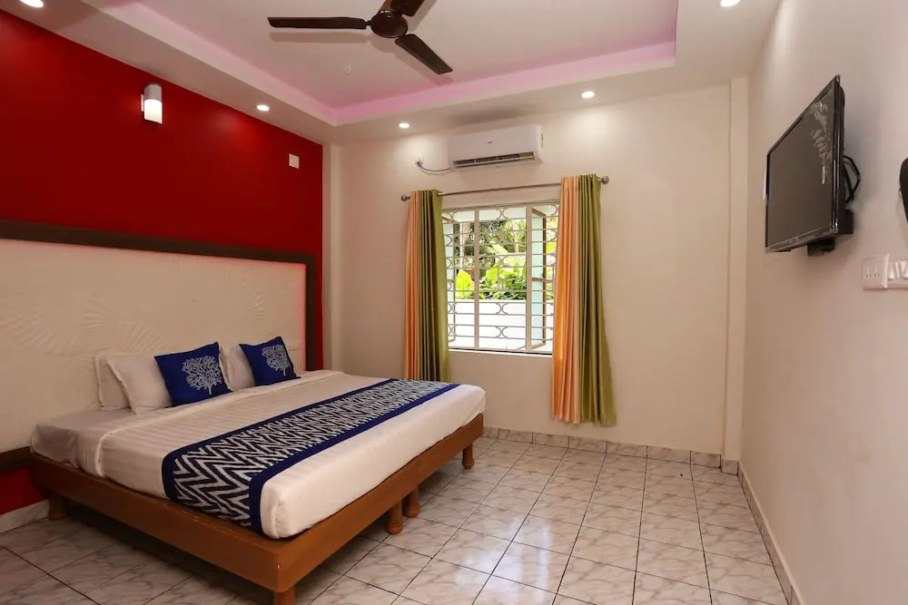 OYO 9651 Hotel Anugraha Inn
